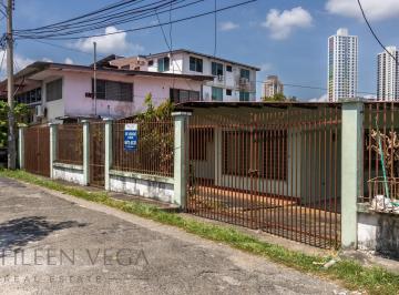 Casa · 490m² · 2 Recámaras · 2 Estacionamientos · Casa en Venta en Carrasquilla, San Francisco