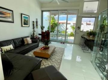 Casa · 540m² · 4 Recámaras · 3 Estacionamientos · Alquiler de Residencia Altos del Golf / Casa Moderna