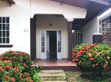 Casa · 324m² · 4 Recámaras · 1 Estacionamientos · En Venta Casa Brisas del Golf
