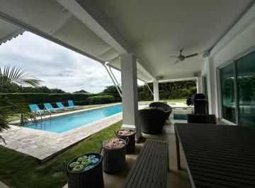 Casa de 4 habitaciones, Antón · Bijao Villa con Piscina
