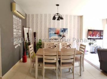 Casa de 3 habitaciones, Panamá · Venta de Casa en Versalles