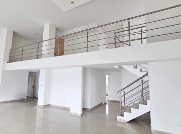 Apartamento · 363m² · 3 Recámaras · 2 Estacionamientos · Se Alquila Apartamento PH Sevilla Costa del Este