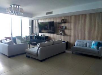 Apartamento · 270m² · 3 Recámaras · 2 Estacionamientos · Oferta Se Vende Apartamento en Waters - 6400da