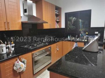 Casa de 4 habitaciones, Panamá · Venta de Casa en Costa del Este