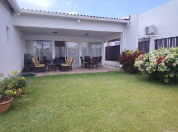 Casa de 3 habitaciones, Chame · Casa de Playa de un Solo Nivel, Playa Coronado: 140 m² con 3 Habitaciones