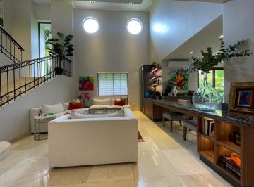 Casa · 523m² · 4 Recámaras · 3 Estacionamientos · Ganga! Venta de Casa en Clayton PH Los Senderos