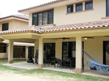 Casa de 4 habitaciones, Panamá · Se Vende Casa en Embassy Club