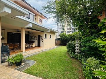 Casa de 5 habitaciones, Panamá · Venta de Casa en El Carmen, Urb. Herbruger.