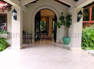 Casa de 6 habitaciones, Panamá · Venta de Casa, en Altos del Golf