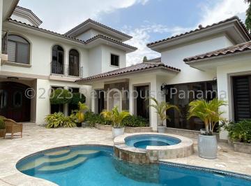 Casa de 5 habitaciones, Panamá · Venta de Casa, en Costa del Este