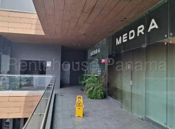 fachada · Fabuloso Local en Alquiler en Via Cincuentenario