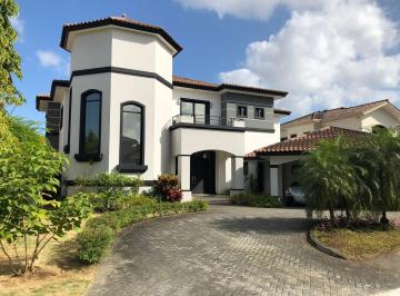 Casa · 450m² · 5 Recámaras · 4 Estacionamientos · Venta Costa del Este Casa en Las Magnolia - Sp