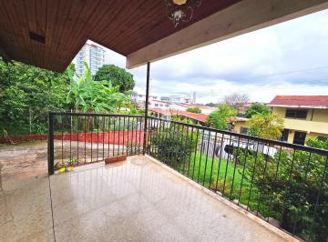 Casa · 190m² · 3 Recámaras · 4 Estacionamientos · Vendo Casa con Terreno en Club X Betania - Panamá - Ac