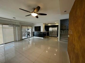 Casa de 3 habitaciones, Arraiján · Casa Remodelada y Equipada de 188 m² con 3 Recámaras en Venta en Woodlands, Panamá Pacífico