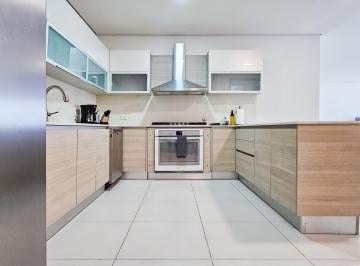 Apartamento · 202m² · 3 Recámaras · 2 Estacionamientos · Venta de Apartamento en PH Mirador, Costa del Este