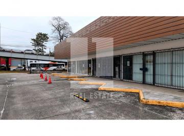 Local comercial · 190m² · Se Alquila Local de 190 m² Frente a Vía España