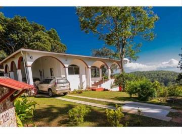 Casa · 216m² · 3 Recámaras · 1 Estacionamientos · Se Vende Casa en Los Altos de Cerro Azul