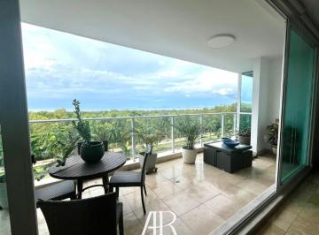 Apartamento de 3 habitaciones, Panamá · Venta de Apartamento Frente Al Mar - PH Acqua II Costa del Este