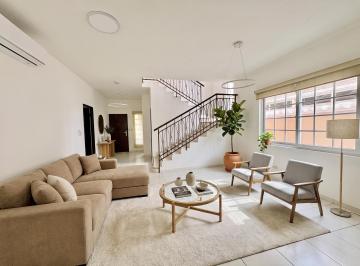 Casa · 407m² · 4 Recámaras · 4 Estacionamientos · Casa en Alquiler y Venta en Costa Sur - Villa Valencia