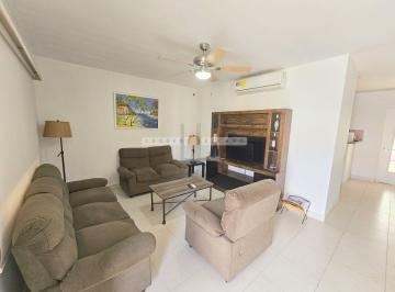 Casa de 3 habitaciones, Panamá · Alquiler de Casa Semi Amoblada en PH Quintas de Versalles