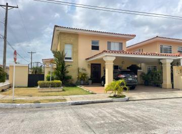 Casa de Esquina · Se Vende Casa en Villa Tivoli Brisas del Golf - Rm