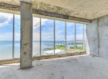 Oficina comercial · 166m² · 3 Estacionamientos · Oficina en Venta con Vista Al Mar en Av Balboa, $219,000