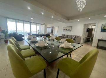 Apartamento · 269m² · 3 Recámaras · 2 Estacionamientos · Alquilo Waters, Amoblado, en La Av Balboa, Tres Recámaras