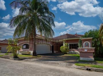 Casa · 336m² · 2 Recámaras · 3 Estacionamientos · Remate: Venta de Casa en Costa Sur, PH Sunset Coast