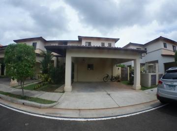 Casa · 230m² · 3 Recámaras · 2 Estacionamientos · Vendo Casa en Woodlands Panamá Pacífico Fase 2