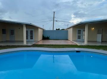 Casa · 411m² · 3 Recámaras · 1 Estacionamientos · Propiedad con Dos Casas y Una Piscina en Antón. Casas en Antón
