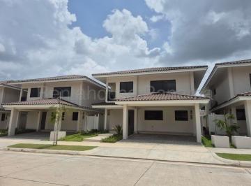 Casa de 3 habitaciones, San Miguelito · Venta de Casa a Estrenar en PH Noura, Brisas del Golf 25 - 9550gg