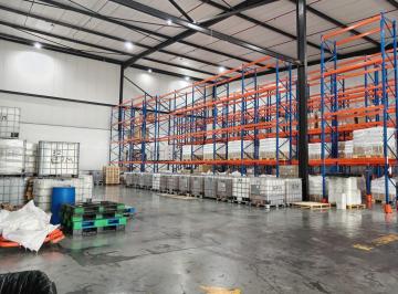 Bodega-Galpón-Depósito · 1200m² · 4 Estacionamientos · Bodega Venta 1200 m² - 920k