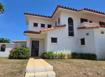 Casa de 5 habitaciones, San Carlos · Venta de Dos Casas en Vista Mar, San Carlos