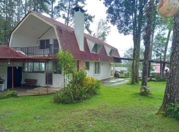 Casa · 1808m² · 3 Recámaras · 4 Estacionamientos · Altos de Cerro Azul Casa en Alquiler