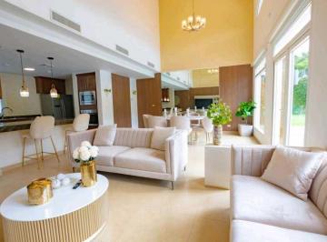 Casa · 333m² · 4 Recámaras · 2 Estacionamientos · Se Vende Villa Lujosa de 4 Rec. Amueblada en Tucan Country Club (Vl4l)