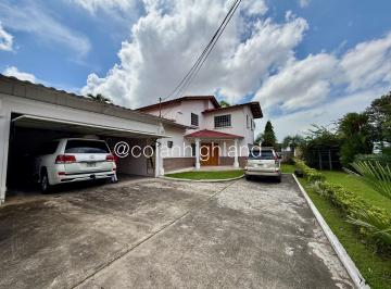 Casa de 5 habitaciones, Panamá · Se Vende Casa con Pisicna en Villa Lucre
