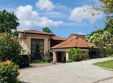 Casa · 576m² · 5 Recámaras · 4 Estacionamientos · Venta o Alquiler Casa en Camino de Cruces, Ciudad de Panamá Cp