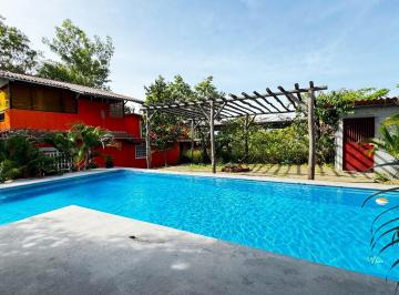 Casa · 2000m² · 5 Recámaras · 2 Estacionamientos · Venta de Casa en Las Praderas de Utivé, Pacora.