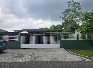 Casa de 4 habitaciones, Panamá · Vendo/alquilo Casa Unifamiliar en Esquina en Las Cumbres