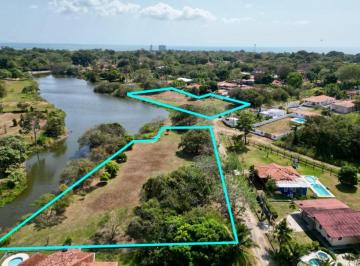 Terreno / Lote , Chame · 6 Terrenos en Coronado Frente Al Lago Juntos o Separados en Venta