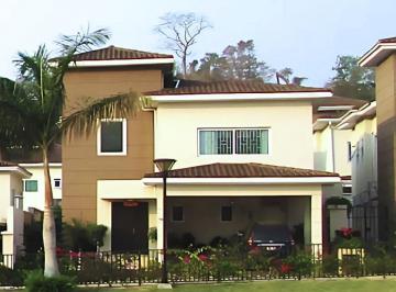 Casa · 321m² · 4 Recámaras · 2 Estacionamientos · Venta de Casa en PH Dorado Village, Ancón, Panamá