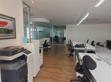 Oficina comercial · 340m² · 7 Estacionamientos · Alquilo Oficina Amoblada en Costa del Este