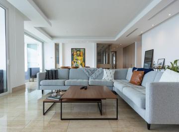 Apartamento · 358m² · 4 Recámaras · 3 Estacionamientos · Venta de Apartamento en PH Aria en Costa del Este.