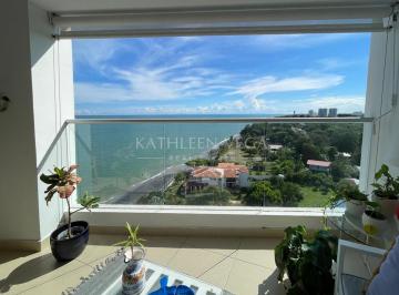 Apartamento · 126m² · 2 Recámaras · 2 Estacionamientos · Apartamento de Playa en Alquiler en P. H. Patricia Italia, en Farallón