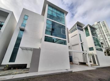 Casa · 640m² · 4 Recámaras · 2 Estacionamientos · Casa Venta Minimal House Altos del Golf
