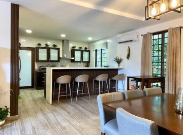 Casa de 4 habitaciones, Panamá · Vendo Bellísima Casa en Diablo
