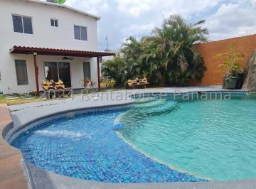 Piscina privada Casa en Venta San Carlos Panamá · Casa en San Carlos, Panamá con Piscina y Amenidades de Playa