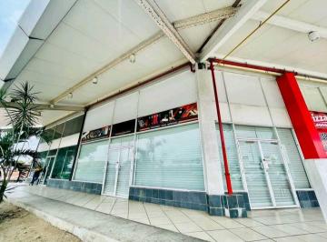 Local comercial · 277m² · 4 Estacionamientos · Alquiler Local Amplio Frente a Parada de Bus Frente a Los Pueblos