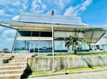 Local comercial · 200m² · Alquiler Local Frente a Parada de Bus Frente a Los Pueb