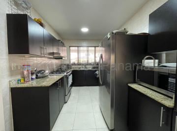 Casa de 3 habitaciones, San Miguelito · Casa en Brisas del Golf - en Venta